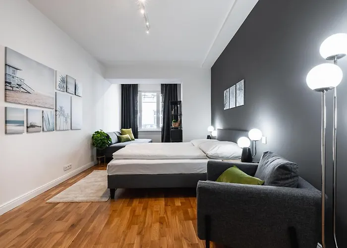 Stylish Next To Schwedenplatz Daire